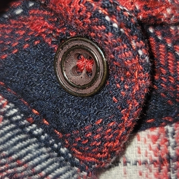 POL Button-down Plaid Shirt - Picture 6 of 8